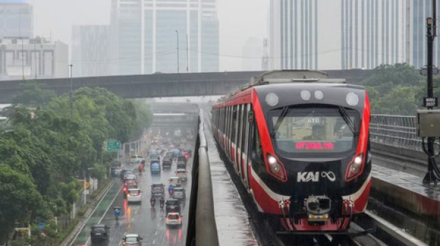 Pengguna LRT Jabodebek Tumbuh 10% Usai Penambahan 18 Perjalanan Pada Hari Kerja