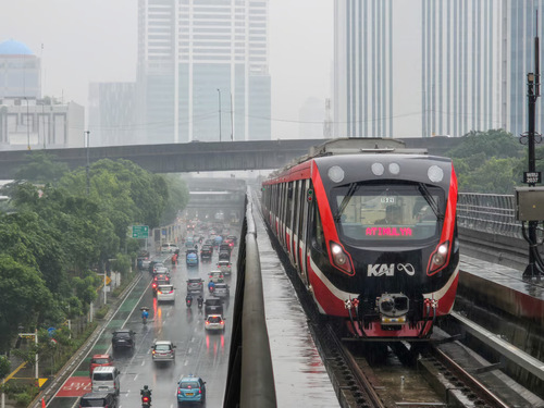 Pengguna LRT Jabodebek Tumbuh 10% Usai Penambahan 18 Perjalanan Pada Hari Kerja
