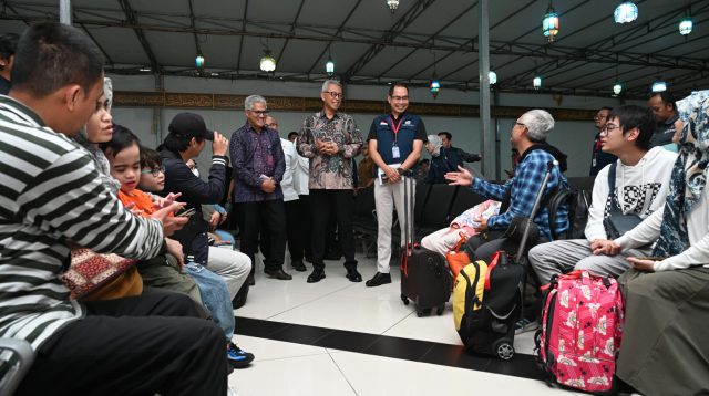 Kloter Pertama WNI Dievakuasi dari Iran Tiba di Jakarta, Pemerintah Terus Pantau Situasi