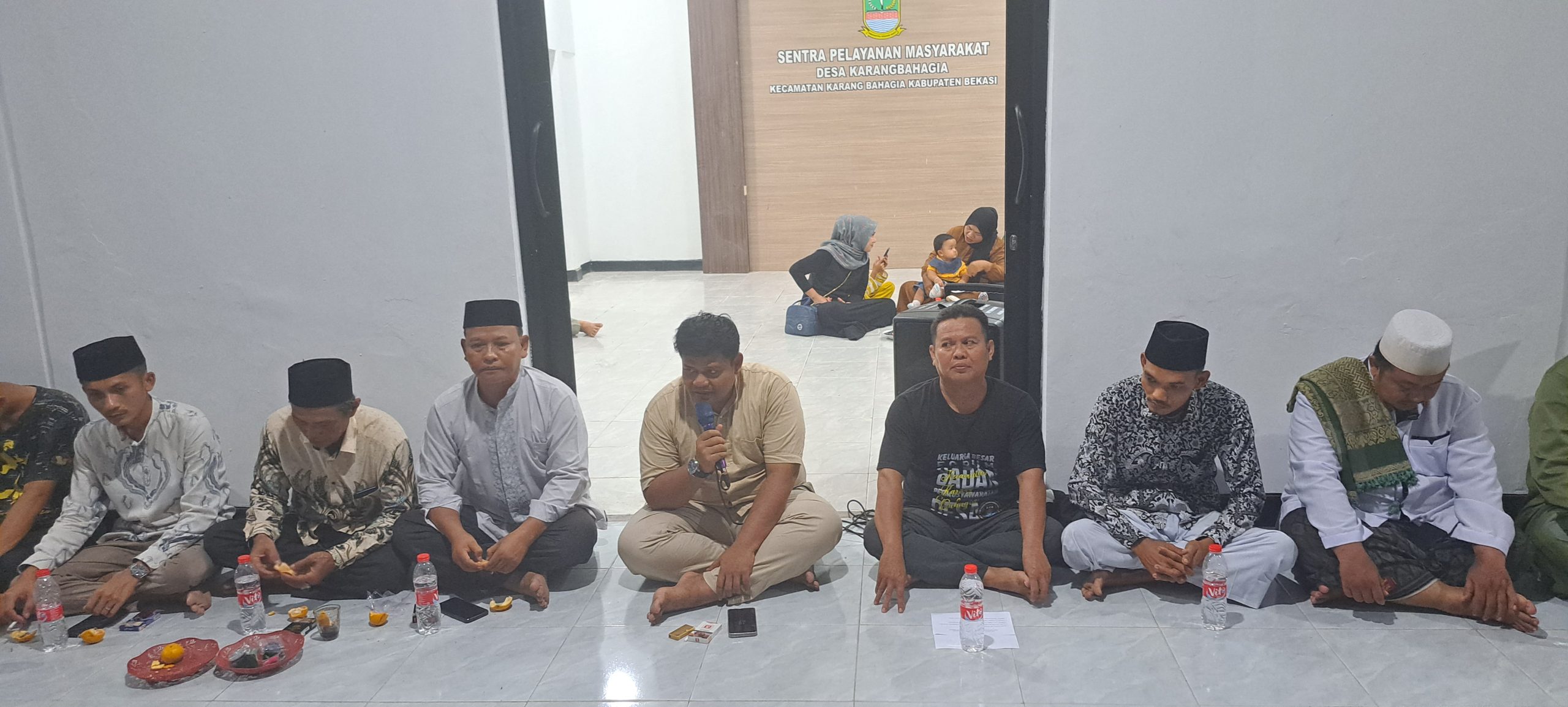 Masyarkat Gelar Tasyakuran Selamatan Gedung Baru Kantor Desa Karangbahagia