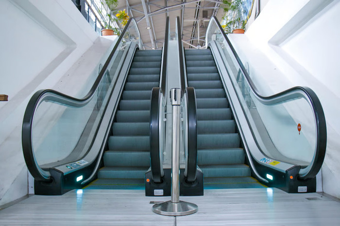 Fasilitas Eskalator di Stasiun Pasar Senen Permudah Mobilitas Penumpang Saat Libur Panjang