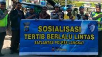 Unit Satlantas Polres Langkat Langkat Tingkatkan Kesadaran Pengemudi Becak Motor Lewat Binluh dan Dikmas Lantas