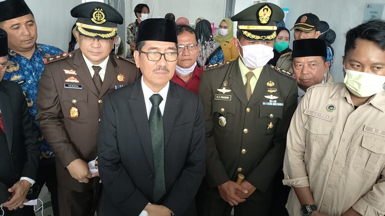 Bupati Lampung Utara Tinjau Dapur Umum SPPG di Desa Bumi Raya