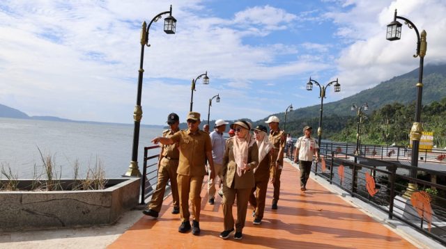 Bupati Parosil Tegaskan Stabilitas Harga di Pasar Tematik Danau Ranau: “Jangan Jadi Aji Mumpung!”