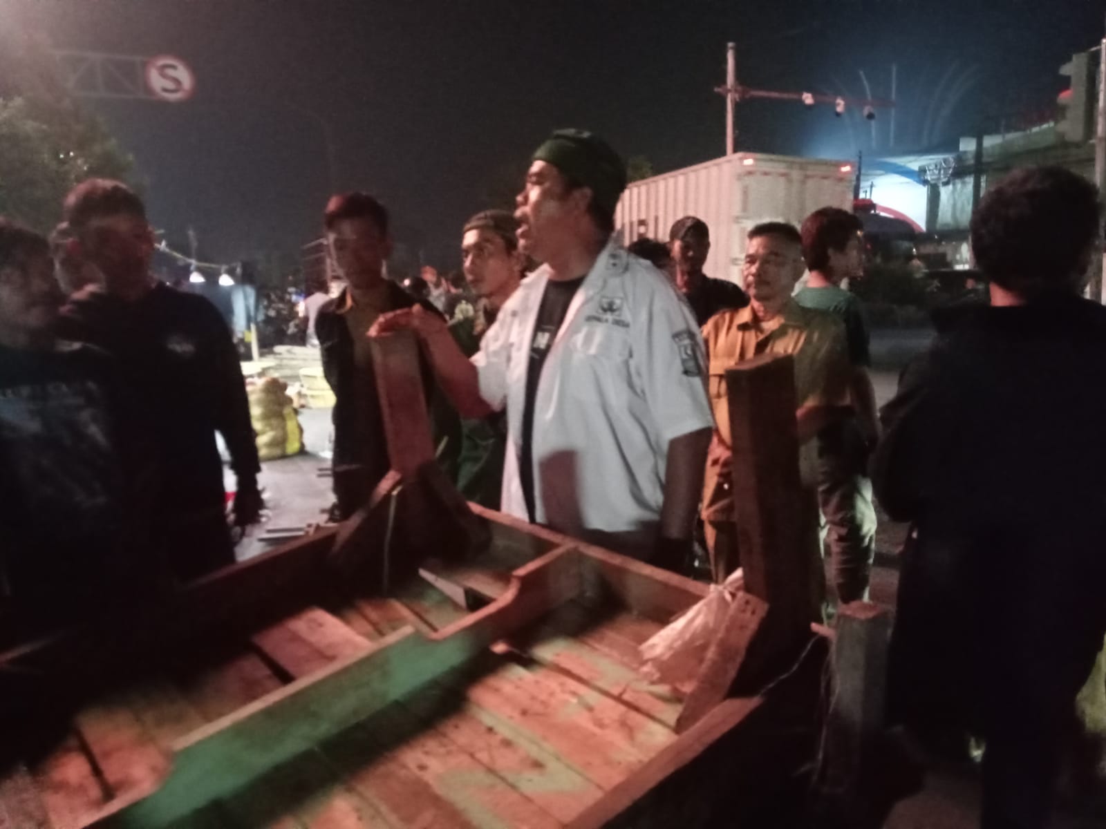 Sosialisasi Kepala Desa Cikarang Kota Terkait Pungutan Liar dan Penertiban di Pasar  Tumpah SGC