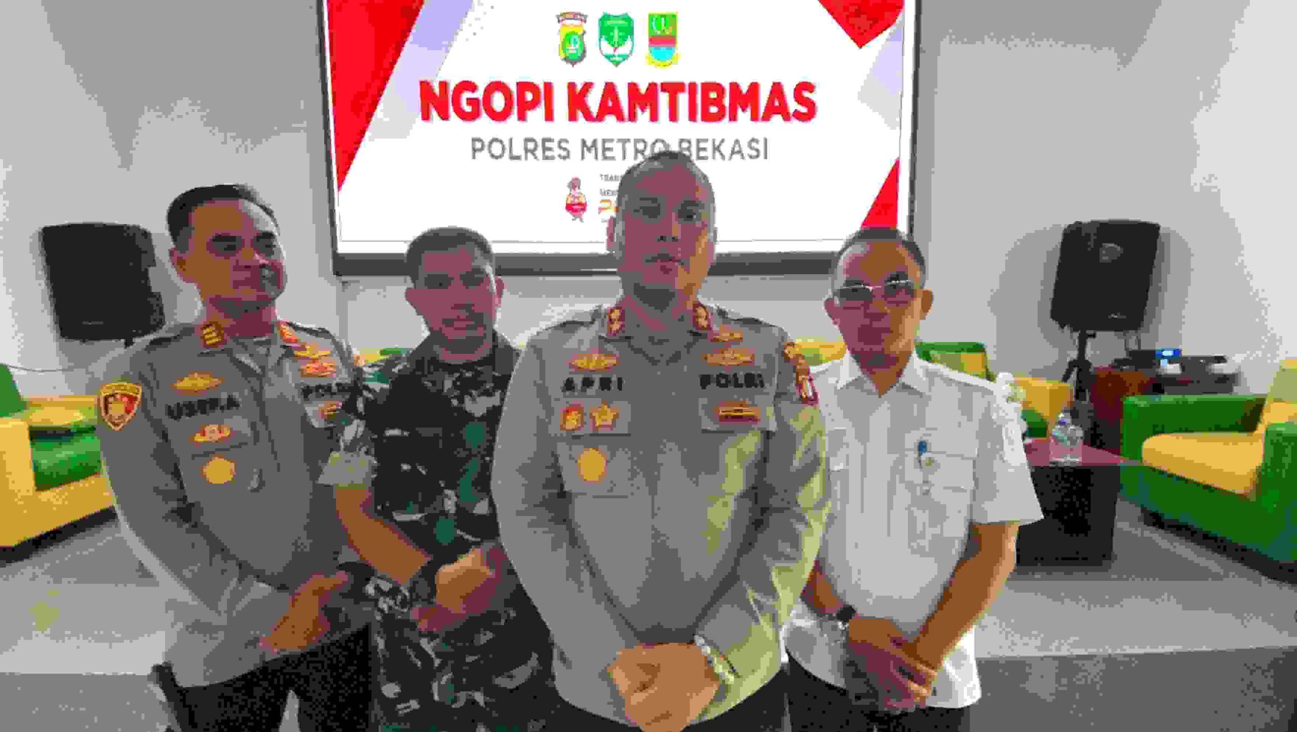 Ngopi Kamtibmas di Desa Lubangbuaya : Polres Metro Bekasi Perkuat Sinergi Bersama Warga dalam Menciptakan Keamanan dan Ketertiban