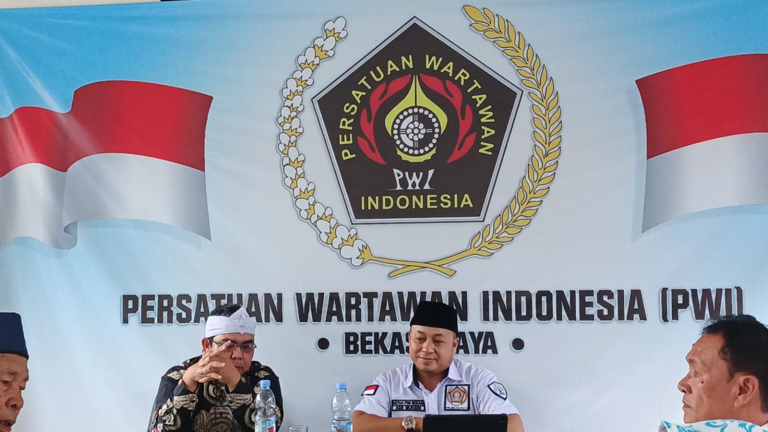 PWI Bekasi Raya Gelar Rapat Evaluasi Anggota Perkuat Komitmen dan Profesionalisme Jurnalis