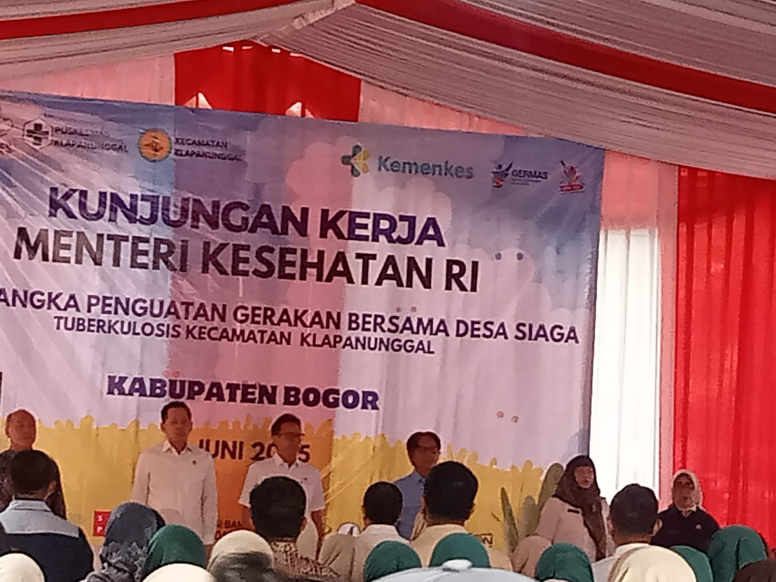 Menkes RI Kunjungi Desa Kelapanunggal Bogor, Tingkatkan Pelayanan Kesehatan Pedesaan 1 Keterangan foto: Menkes RI Kunjungi Desa Kelapanunggal Bogor, Tingkatkan Pelayanan Kesehatan Pedesaan