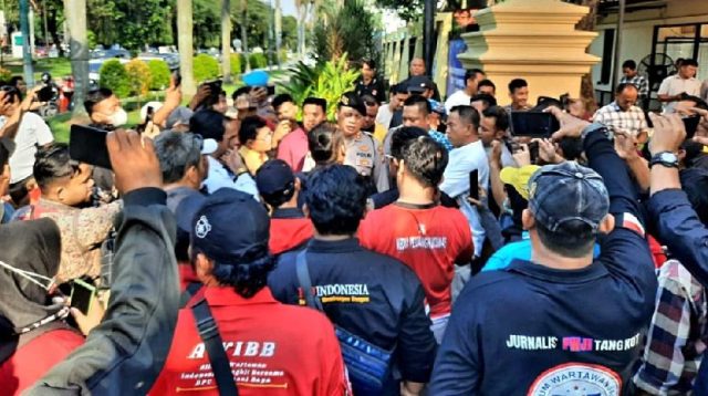 26 Organisasi Pers dan Advokat Unjuk Rasa di Mako Polres Metro Bekasi