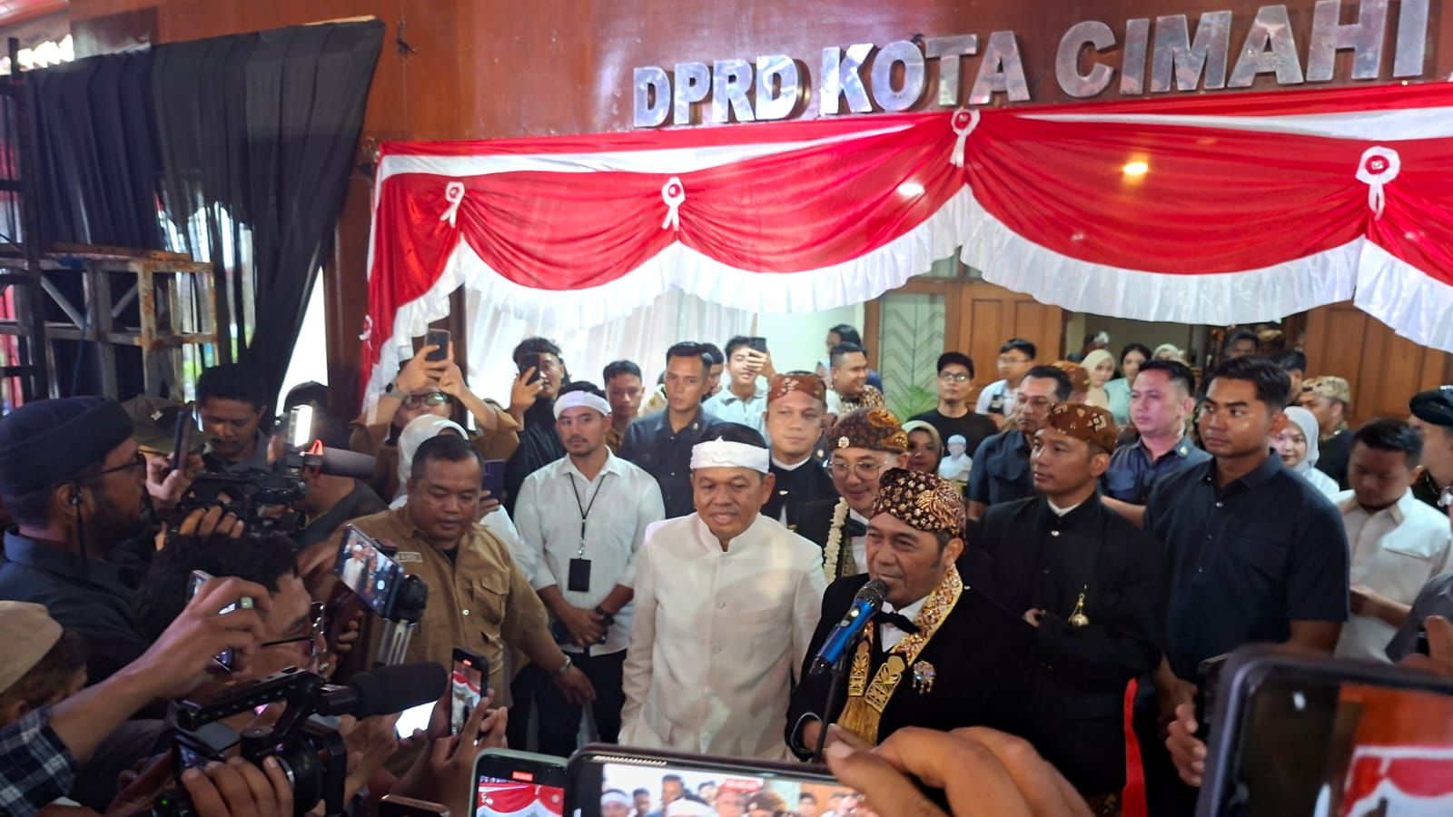HUT ke-24 Kota Cimahi Meriah! Ribuan Warga Padati Acara, Bapak Aing Dorong Kota Menjadi Metropolitan Berbasis Budaya