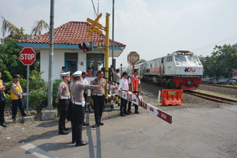 KAI Daop 4 Semarang Apresiasi Langkah Strategis Tim Asistensi Korlantas Polri dalam Peningkatan Keselamatan di Perlintasan Sebidang