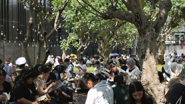 Kolaborasi ASHTA District 8 dalam Menciptakan Ruang Sunyi Lewat Literasi