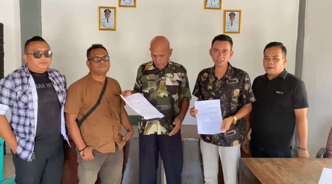 Warga Melayangkan Surat Mosi Tidak Percaya Terhadap Ketua BPD Karangsambung