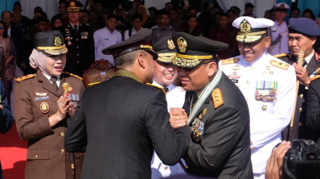 Meriah dan Khidmat, Polda Kalbar Gelar Upacara HUT Bhayangkara ke-79 di Kantor Gubernur