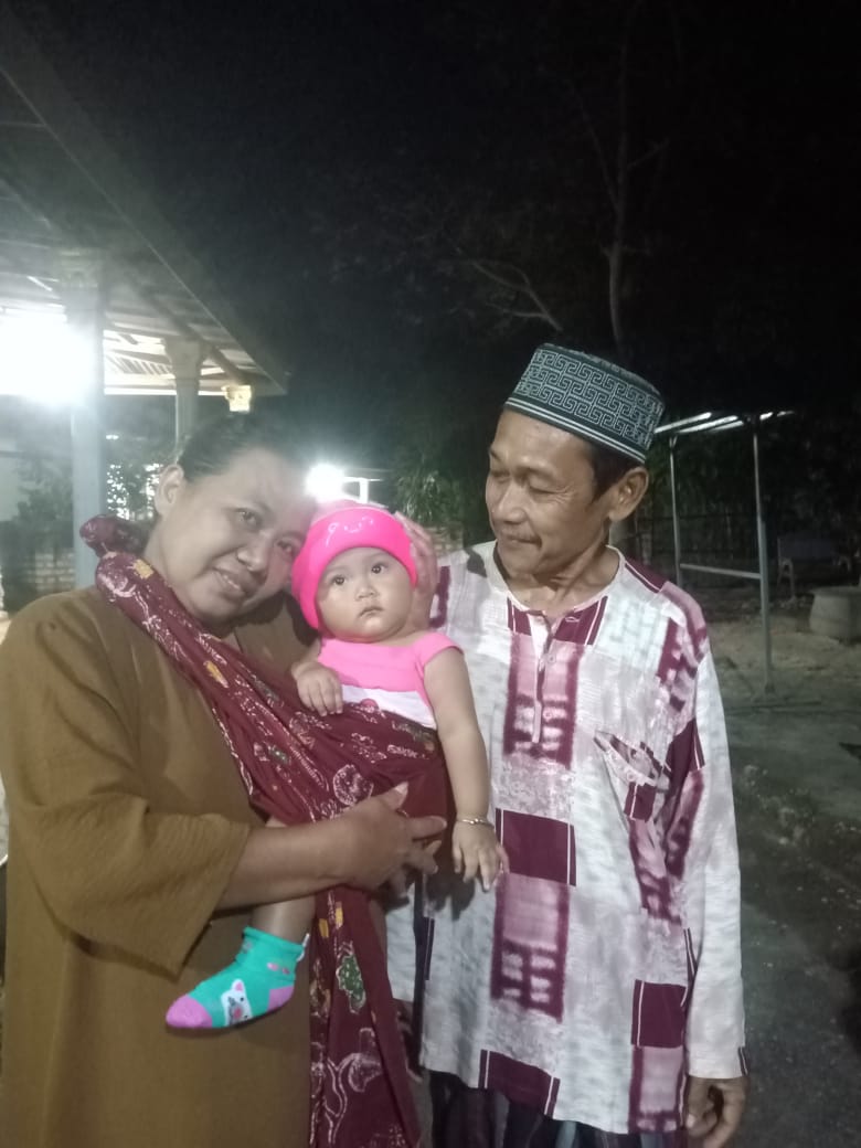 Keluarga Nawari tengah berbahagia, Akhirnya hak asuh Riana Agustine Alfatunnisa ada ditangan ibu kandungnya Elisa Wulan Safitri