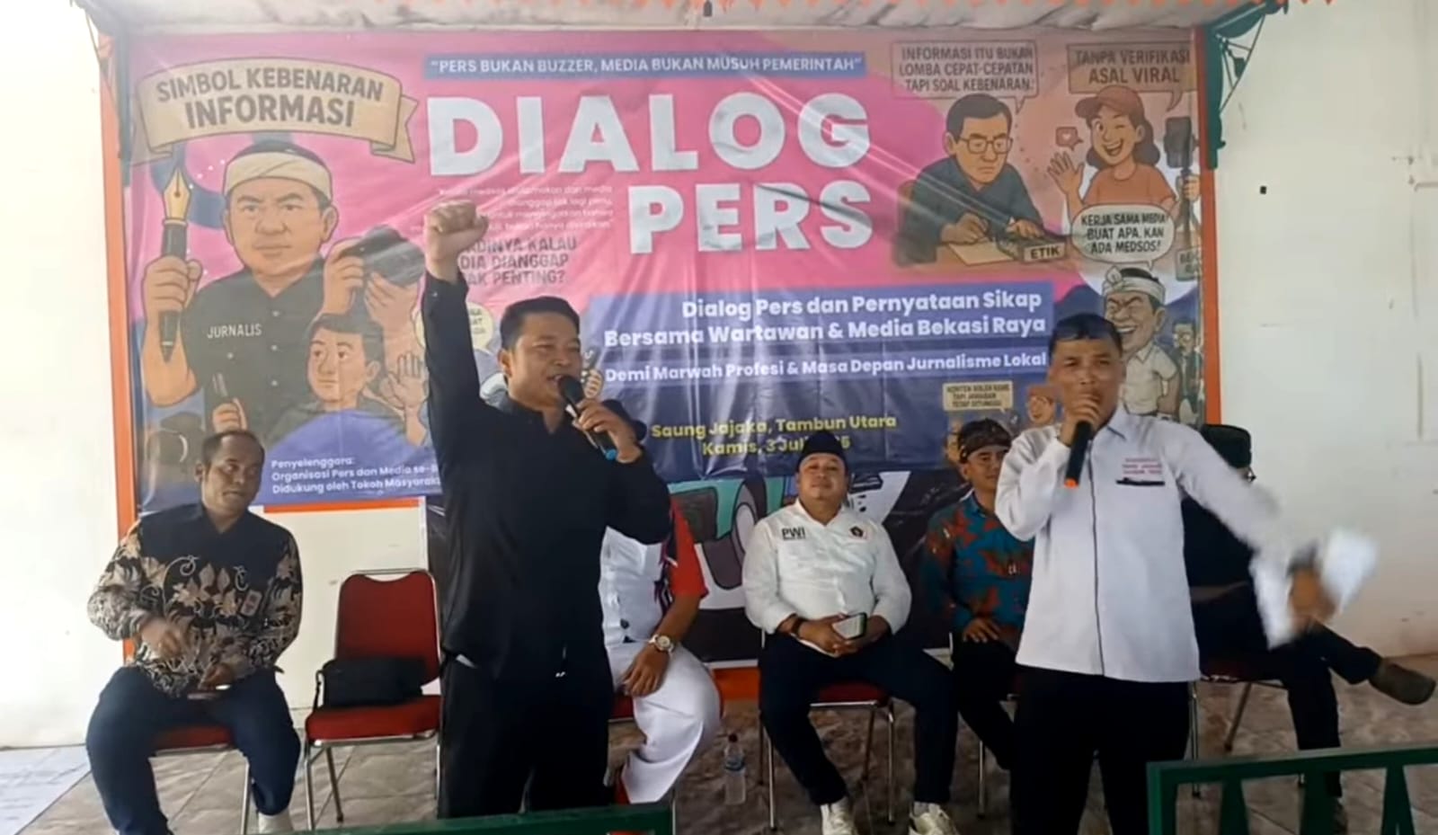 Keterangan foto: Ratusan insan pers Kabupaten Bekasi dan Kota Bekasi berkumpul di Saung Jajaka, Tambun Utara Kabupaten Bekasi, Jawa Barat, pada Kamis, 03 Juli 2025..