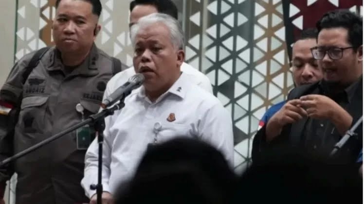 Kejagung Belum Ada Tetapkan Tersangka Laptop Chromebook Berbiaya Hampir Rp 10 Triliun Kejagung Belum Ada Tetapkan Tersangka Laptop Chromebook Berbiaya Hampir Rp 10 Triliun