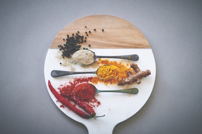 Penguat Rasa Alami vs Buatan, Mana yang Lebih Baik dalam Industri Makanan?