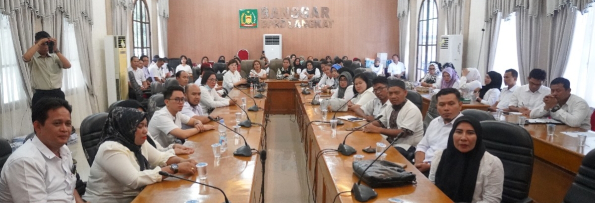 ASN Nakes Puskesmas Beraudensi ke DPRD Langkat Bahas Isu  pemotongan TPP