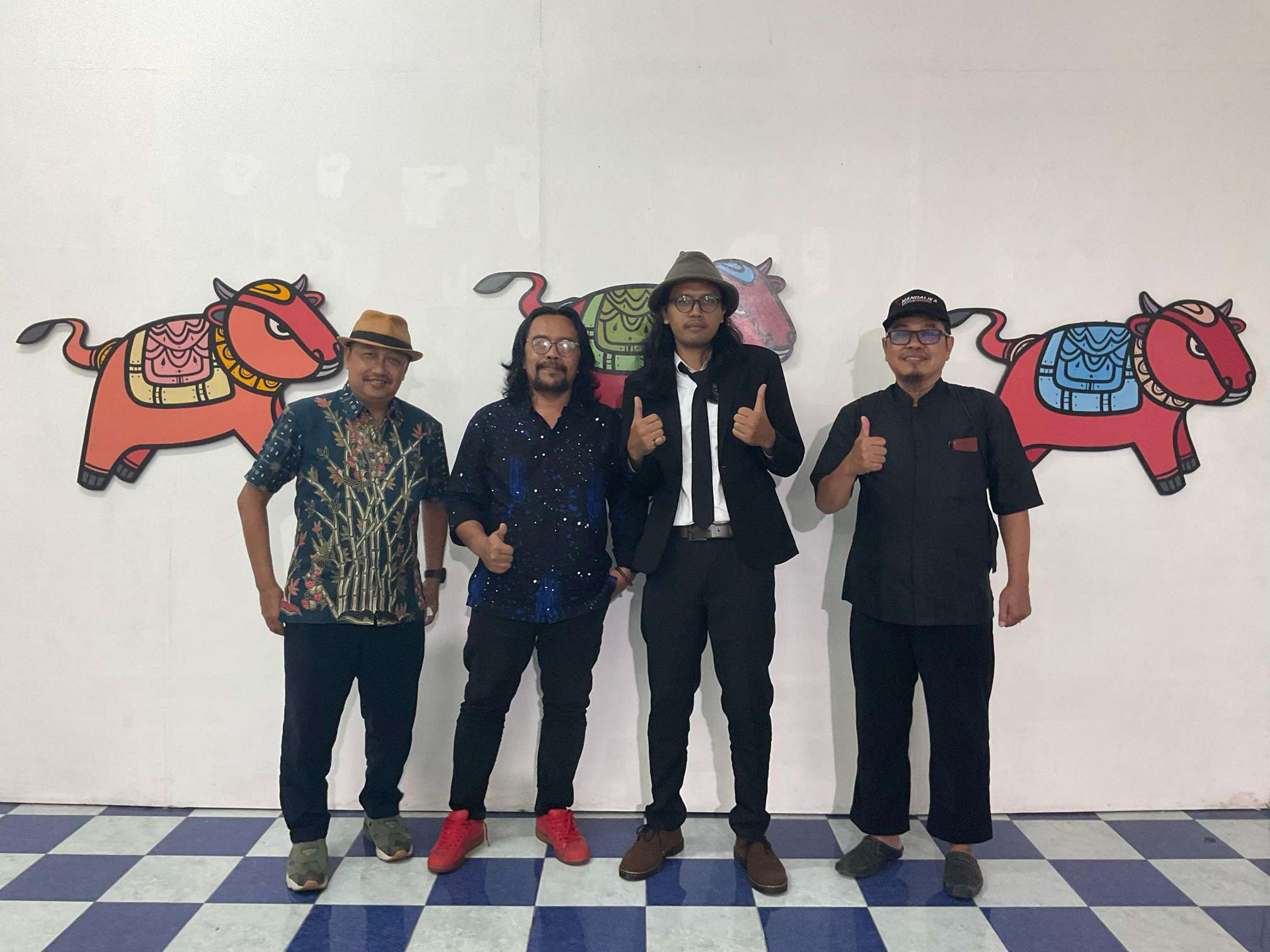 Keterangan foto: Pameran Tunggal CULTURAL IDENTITY Dibuka Dr. Aries BM, M.Sn di Solo is Solo Space ,20&ndash;22 Agustus 2025 | Opening: 20 Agustus 2025 | Solo is Solo Space, Jl. Gatot Subroto No. 46, Surakarta