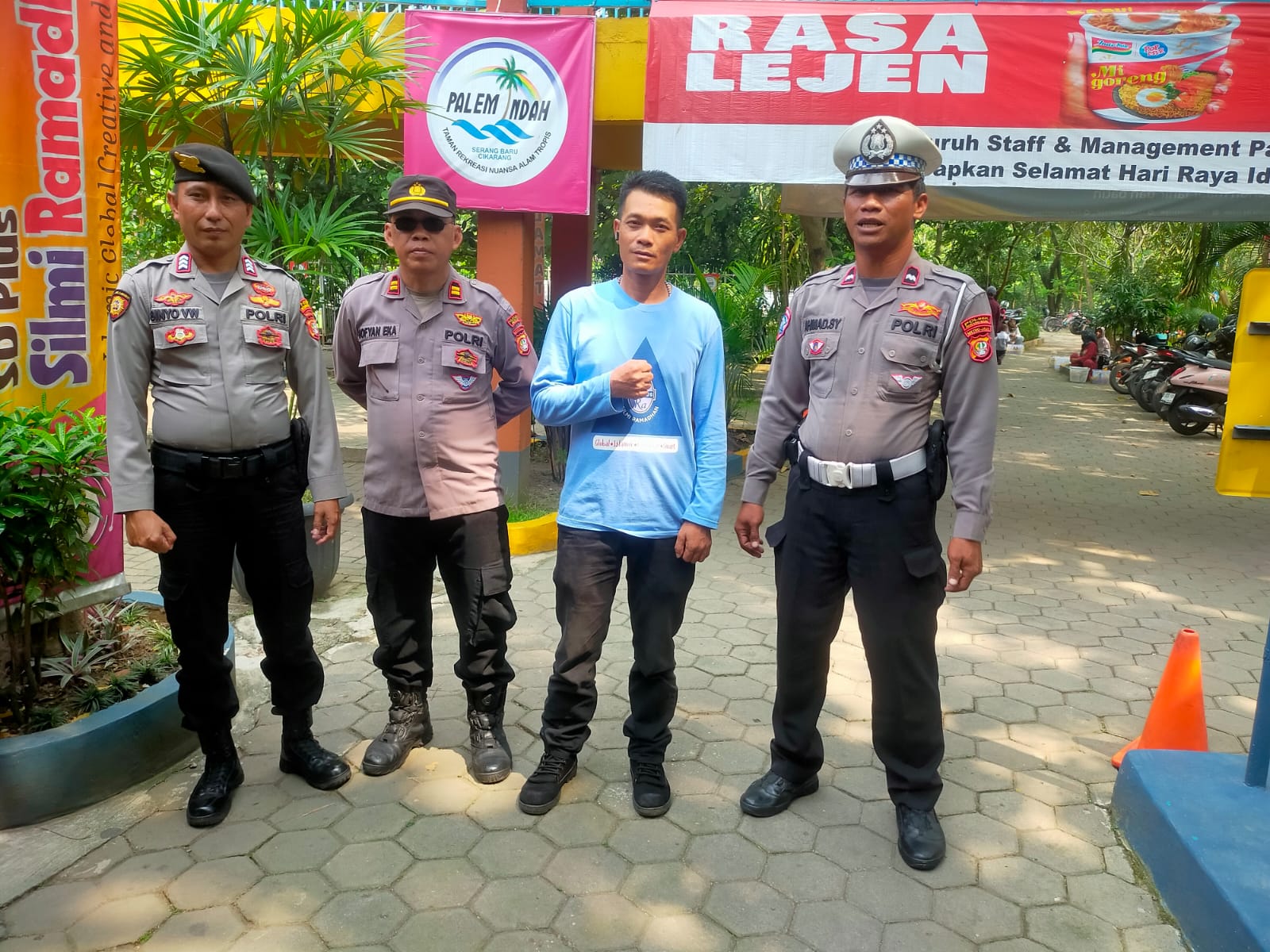 Libur Aman, Polsek Serang Baru Patroli dan Himbau Warga di Taman Wisata Palem Indah Libur Aman, Polsek Serang Baru Patroli dan Himbau Warga di Taman Wisata Palem Indah
