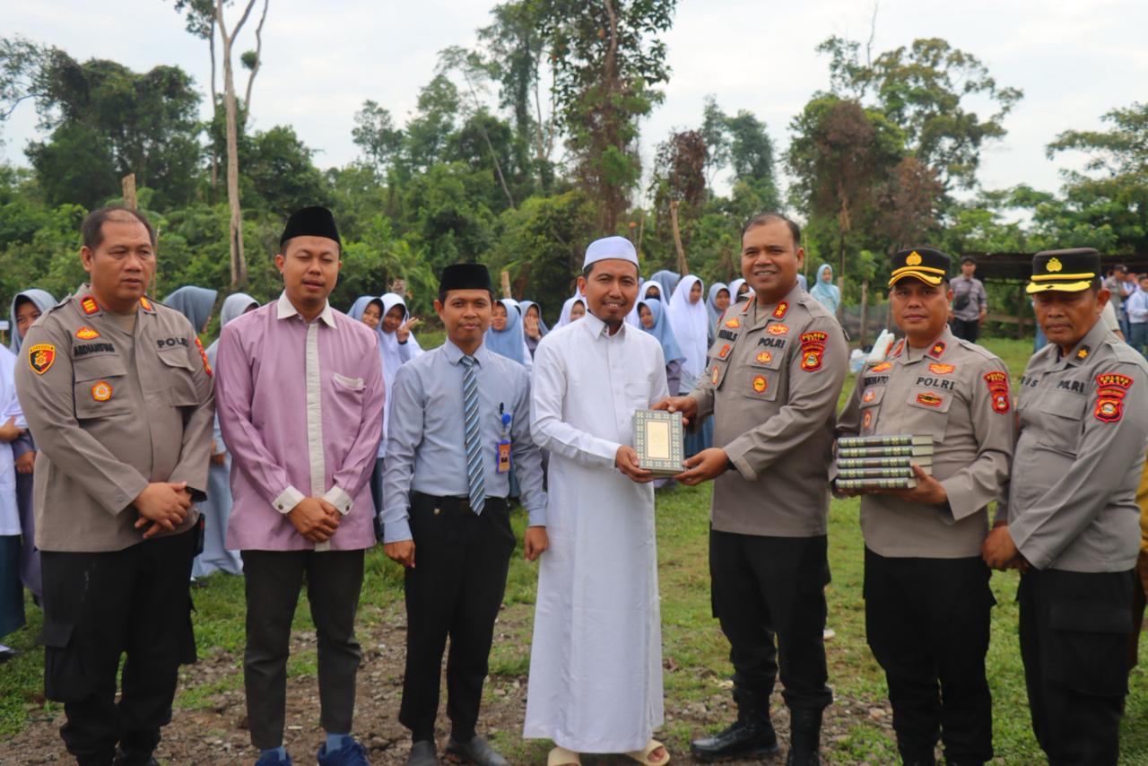 Polres PALI Tanam Jagung di Pesantren, Dorong Kemandirian Pangan dan Pemberdayaan Santri