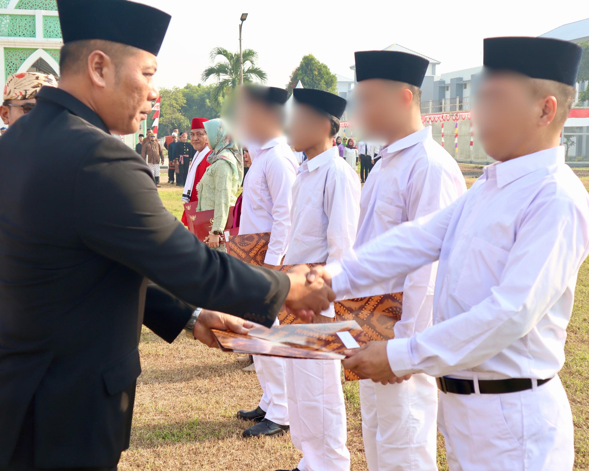 Delapan Belas orang Narapidana  Lapas Tangerang  Dapatkan Remisi Umum dan Remisi Dasawarsa Tahun 2025