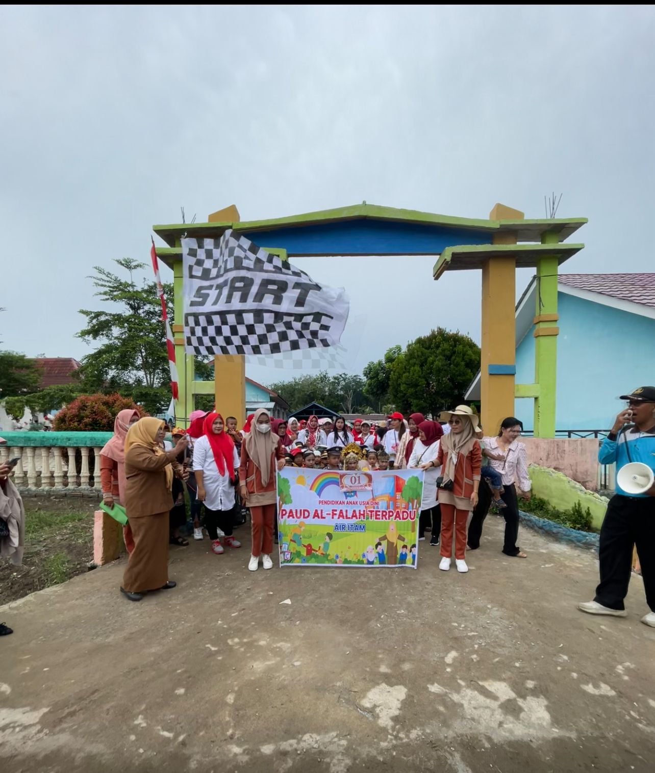 Ribuan Masyarakat Tumpah Ruah di Jalan Menyaksikan Kegiatan Karnaval Desa Air Itam 2 IMG 20250819 WA0016