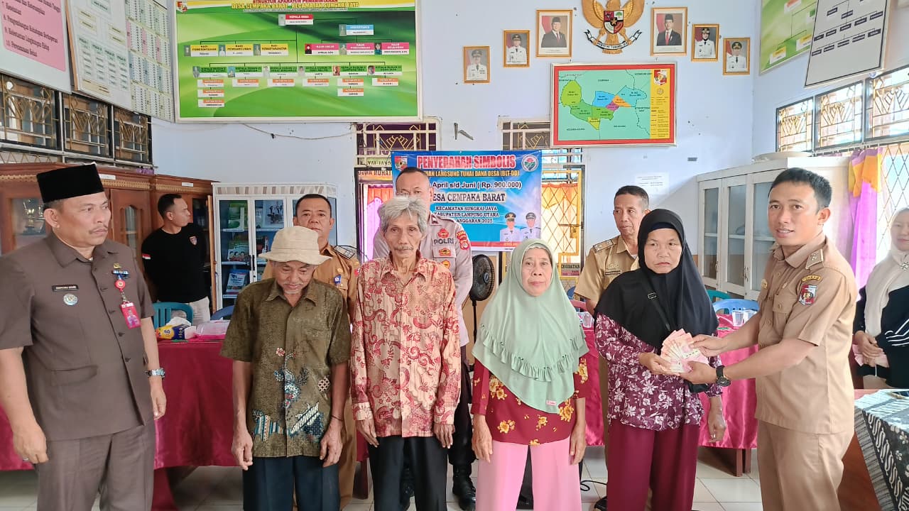 Pemdes Cempaka Barat Kabupaten Lampura Salurkan BLT-DD Tahap 2 ke 16 KPM 