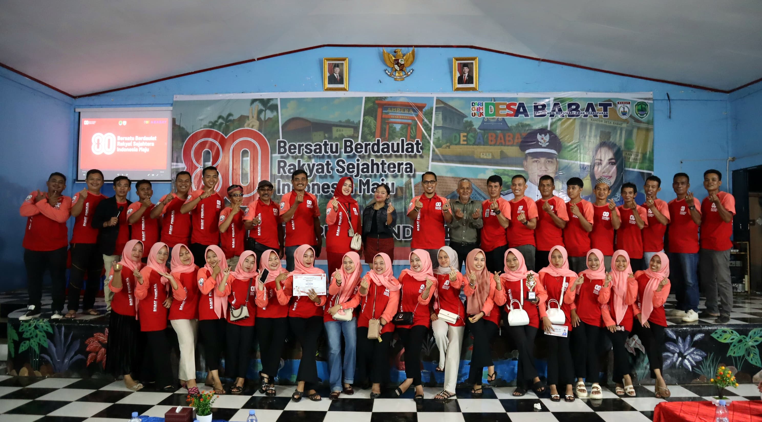 Malam Puncak Kemeriahan HUT RI Ke-80 Pemerintah Desa Babat Membagikan Hadiah Perlombaan