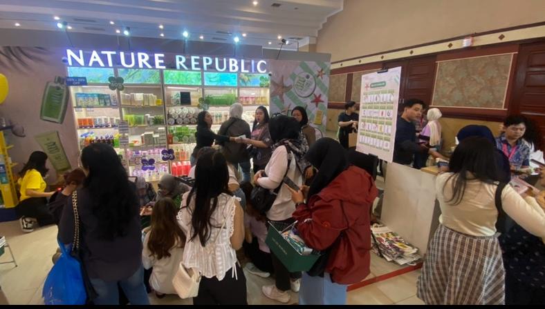 Brand Nature Targetkan Pasar Bandung, Hadirkan Promo & Sampel Menarik untuk Pengunjung
