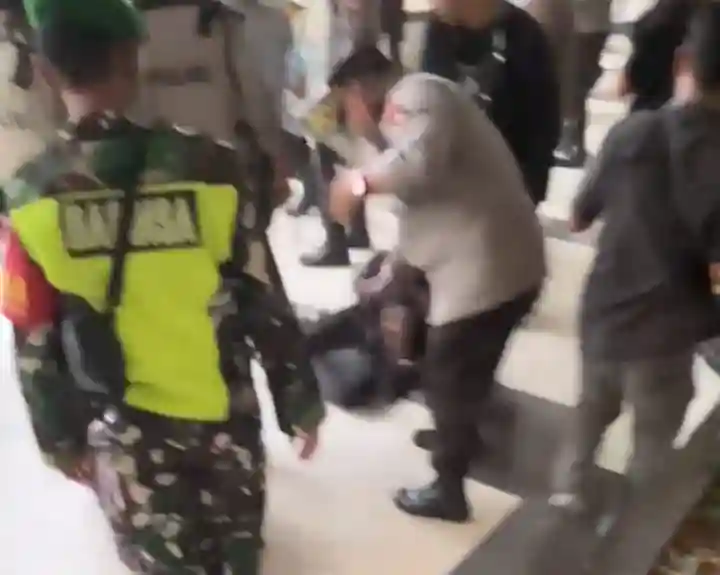 Aksi Tolak Kenaikan Gaji DPR RI di DPRD Kalbar Berujung Bentrok, Mahasiswa Luka-Luka