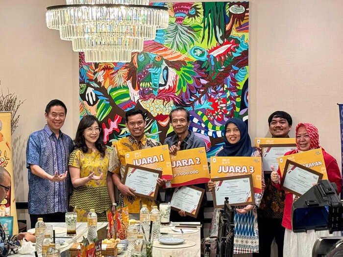 Unifam dan Kata Oma Telur Gabus Rayakan Semangat Jurnalisme dalam Mendukung UKM Lokal Unifam dan Kata Oma Telur Gabus Rayakan Semangat Jurnalisme dalam Mendukung UKM Lokal