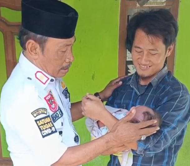 Luar Biasa Memang Kades Yang Satu ini. H. Bao Umbara,Selalu Penuh Kasih Sayang Terhadap Masyarakat nya.