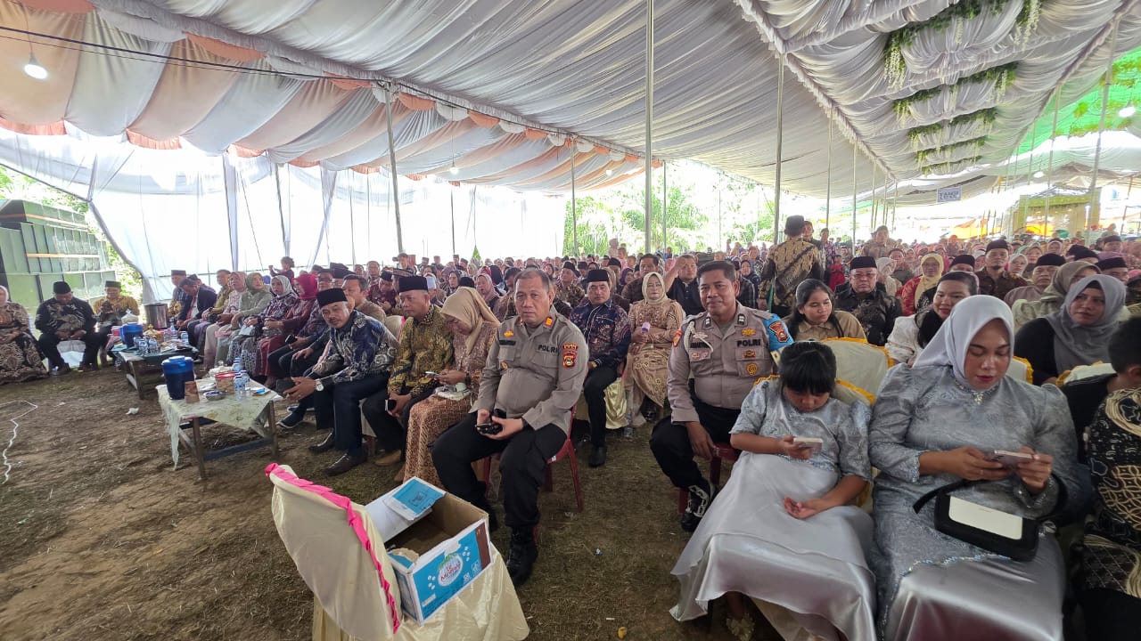 Hadirkan Artis Ibu Kota Rara LIDA di Desa Benuang, Polsek Talang Ubi Amankan Jalan Resepsi Pernikahan