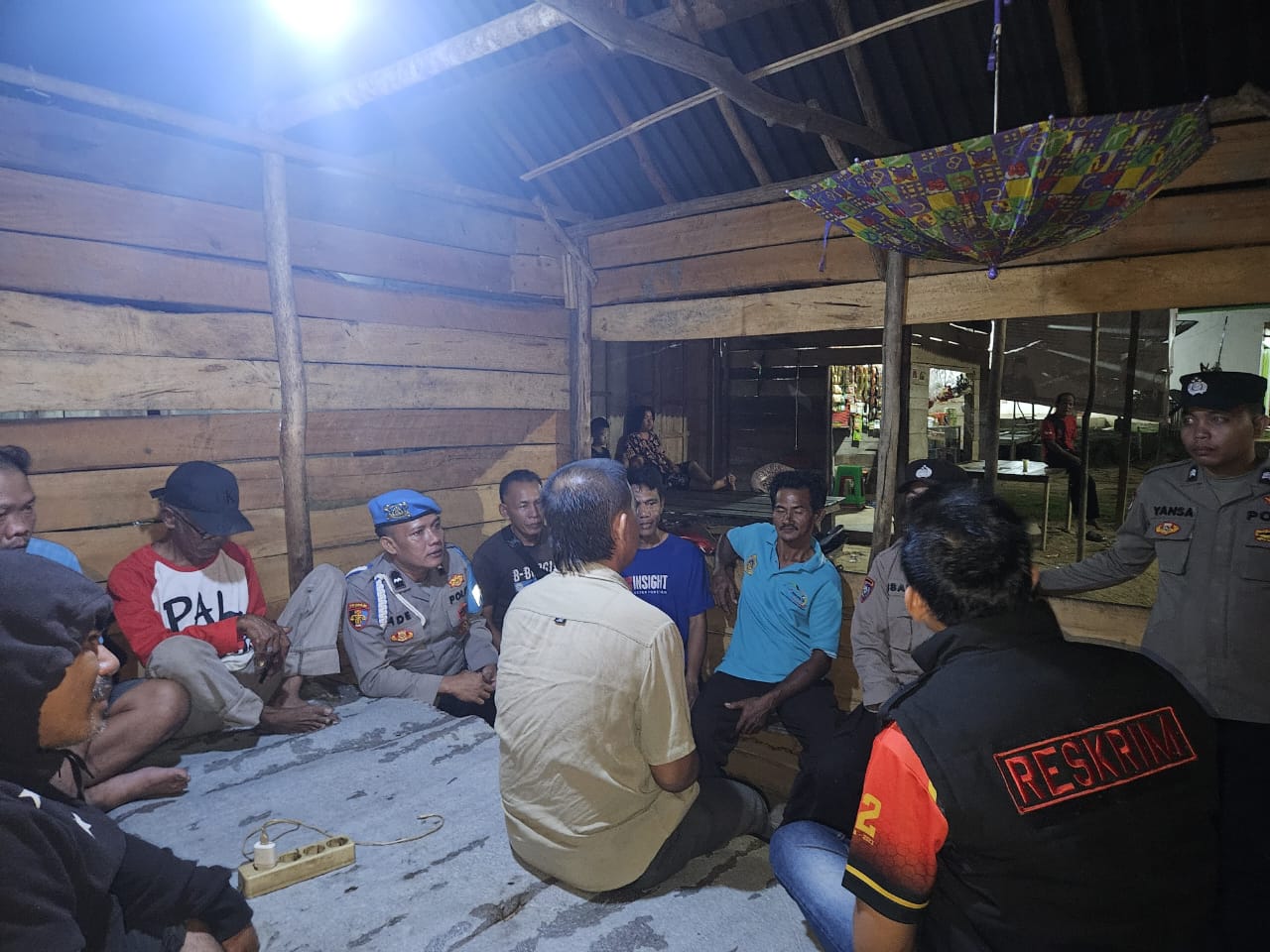 Wujudkan Kamtibmas dan Cegak Isu Hoaks, Polsek Penukal Utara Intensifkan Patroli Sambang