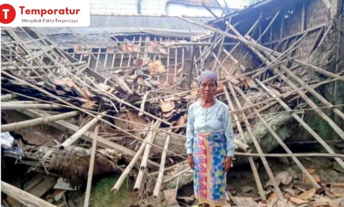 Tidak Adanya Perhatian dari Kades Pantai Mekar Rumah Nenek ARINAH  Ambruk