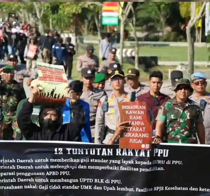 Kapolres PPU Kawal Aksi Damai Mahasiswa dan Masyarakat ke DPRD Kab. PPU