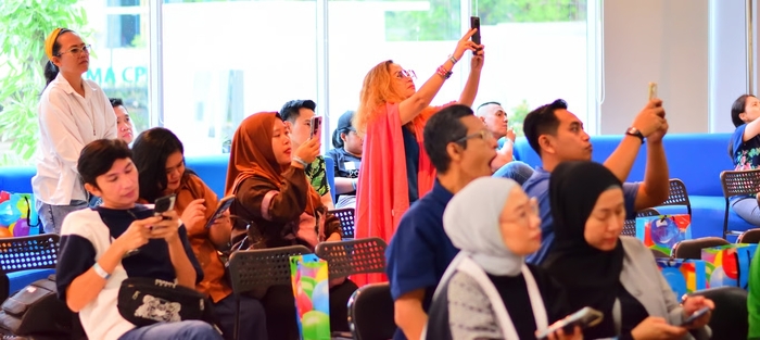 Kolaborasi TikTok: Dorong Potensi Ekonomi & Penghasilan Digital Kolaborasi TikTok: Dorong Potensi Ekonomi & Penghasilan Digital