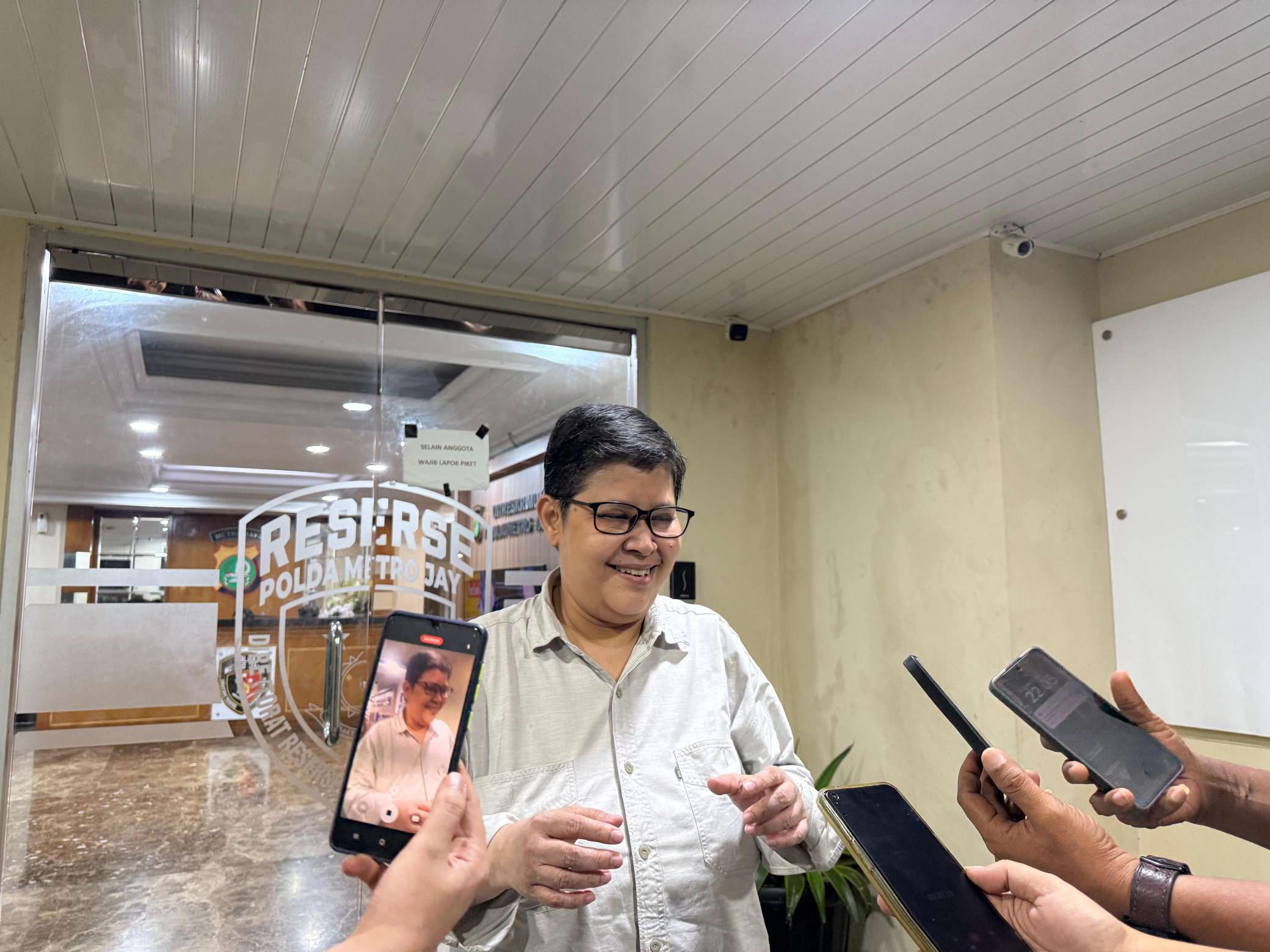 Karyawan Sales Alkes ‘RWR’ Didampingi Kuasa Hukum Hadiri Undangan Klarifikasi