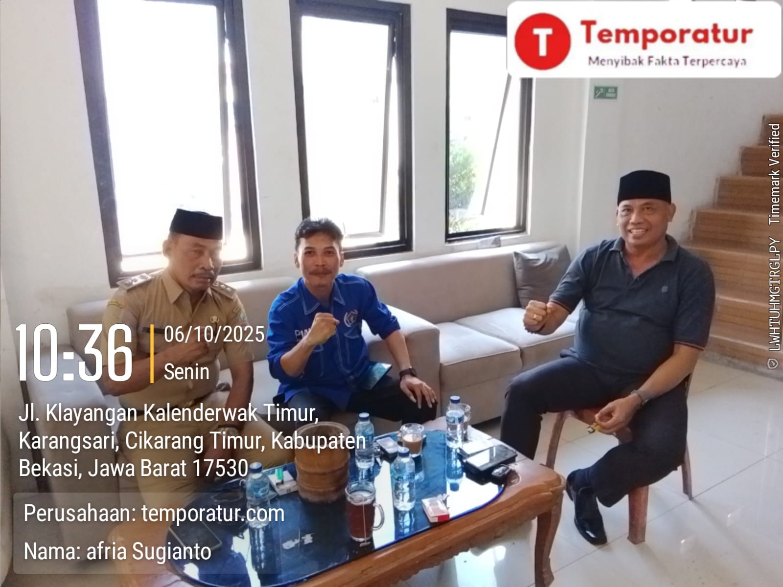 Bao Umbara Kades Karangsari Minta Pemkab Bekasi Bangun  Jalan Utama Desa yang Rusak  dan PJU