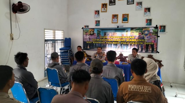 Tingkatkan Kapasitas Kasatkamling di Desa Sinar Dewa, Kasat Binmas Polres PALI Gelar Sosialisasi 