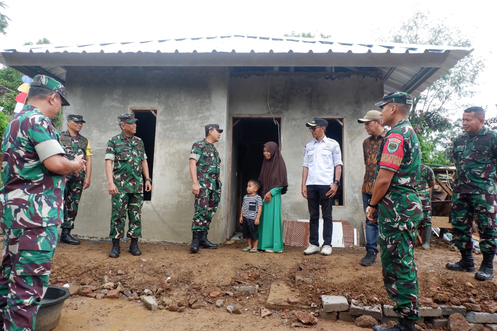TNI Bersama Rakyat, Bangun Desa Wangunjaya dari Pinggiran