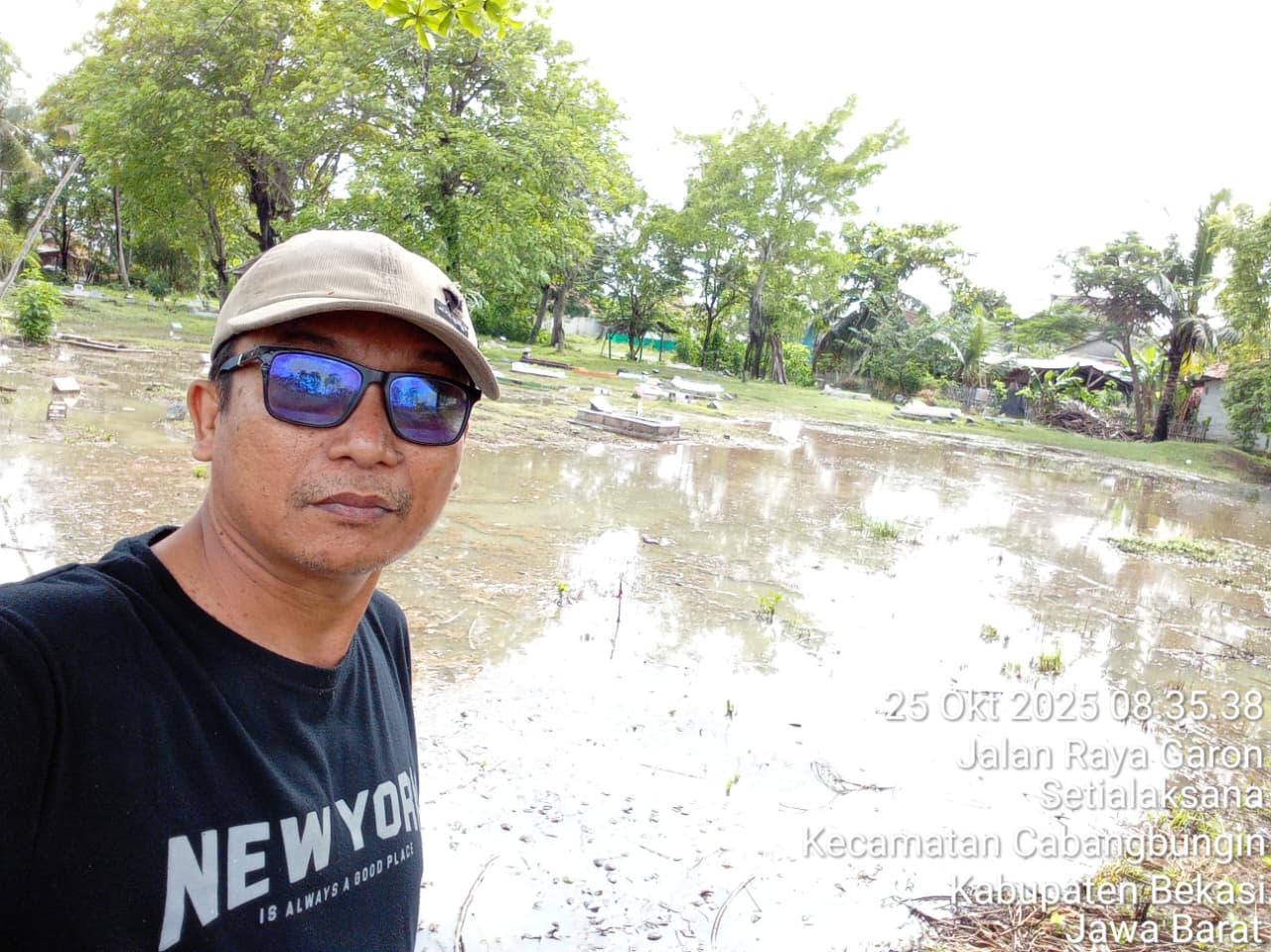 Akibat Curah Hujan Yang Tinggi, Pemakaman Umum di Desa Setialaksana Terendam Air