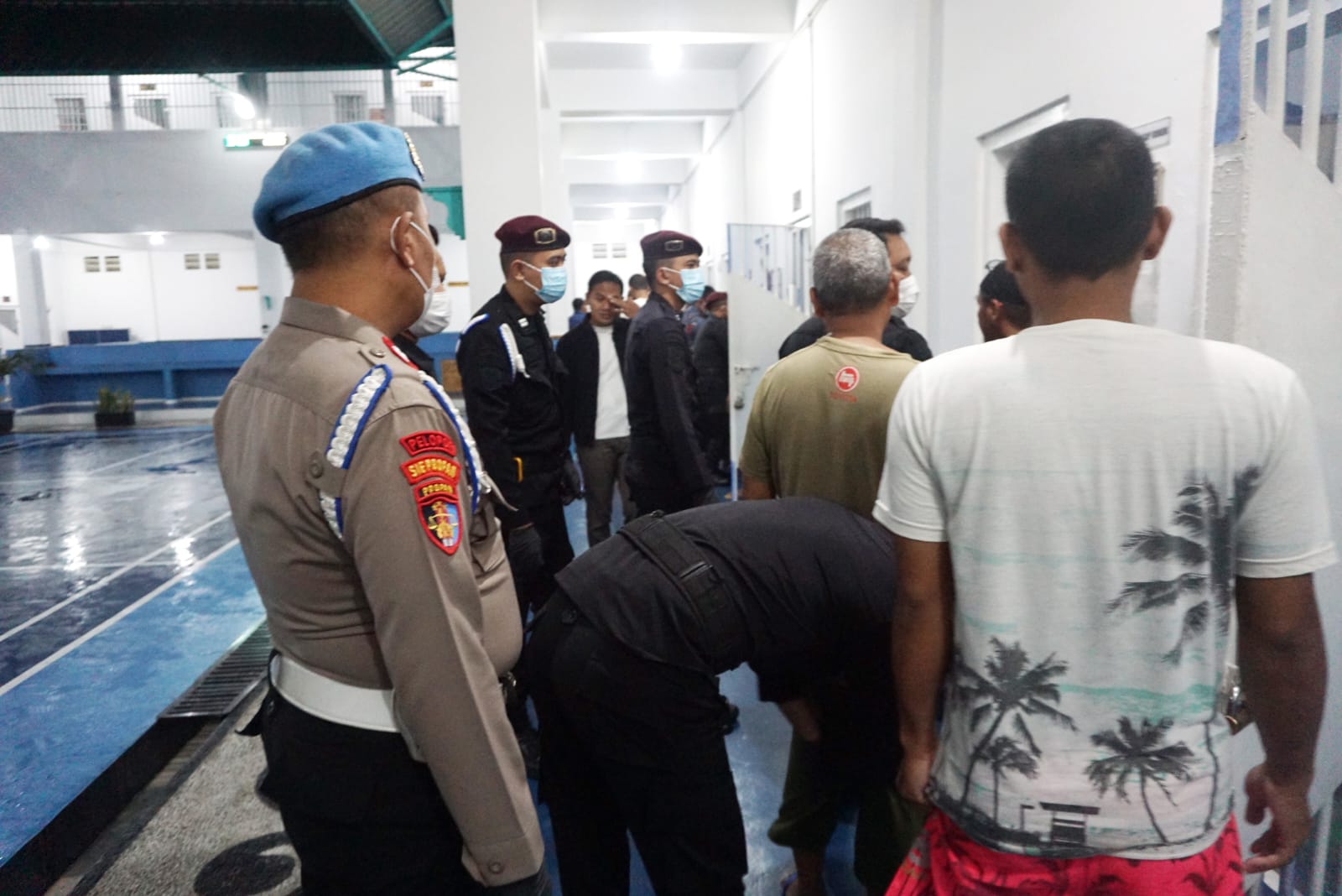 Gandeng APH, Lapas Kelas IIA Cikarang Sidak Blok Hunian dan Tes Urine Warga Binaan