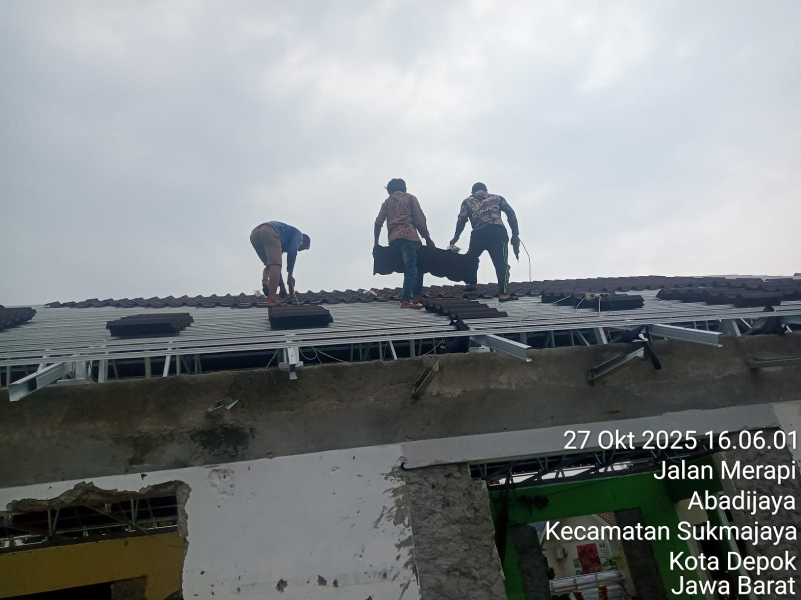 Proyek Rehabilitasi SDN Mekarjaya 13 Kota Depok Bernilai 1.343.050.000. Abaikan K3