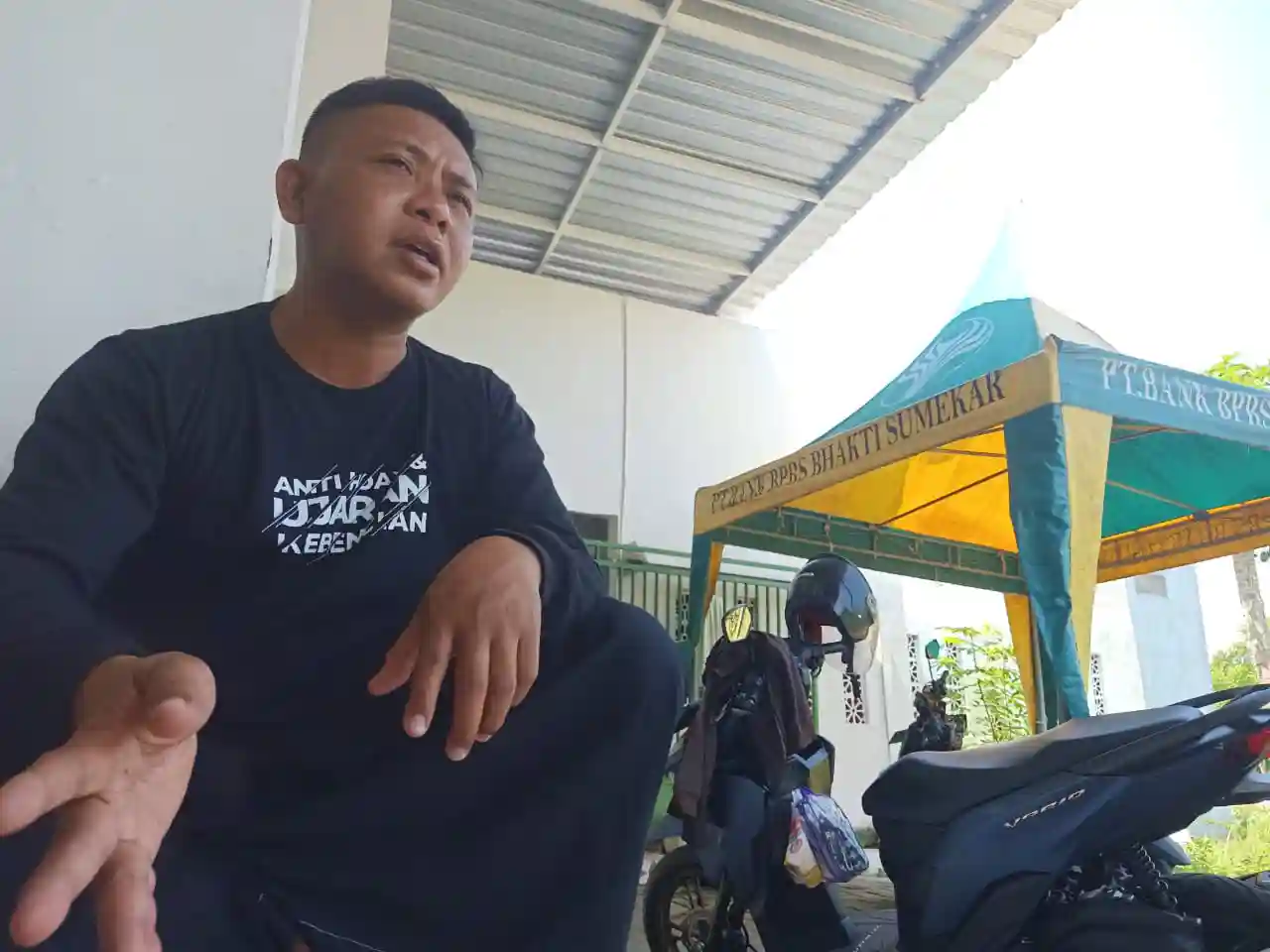 Bupati Sumenep Dikritik Pegiat Sosial karena Pencitraan dan Lagu Viral