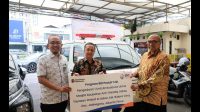 BRI Jatinegara Region 6 Serahkan Satu Unit Mobil Ambulans untuk Masjid Abubakar Ash-Shiddiq Otista