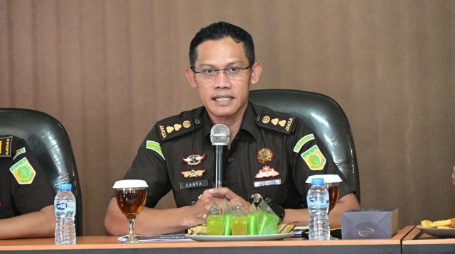 PENERANGAN HUKUM KEJATI JABAR DI KECAMATAN CIMENYAN CEGAH KEBOCORAN DANA DESA