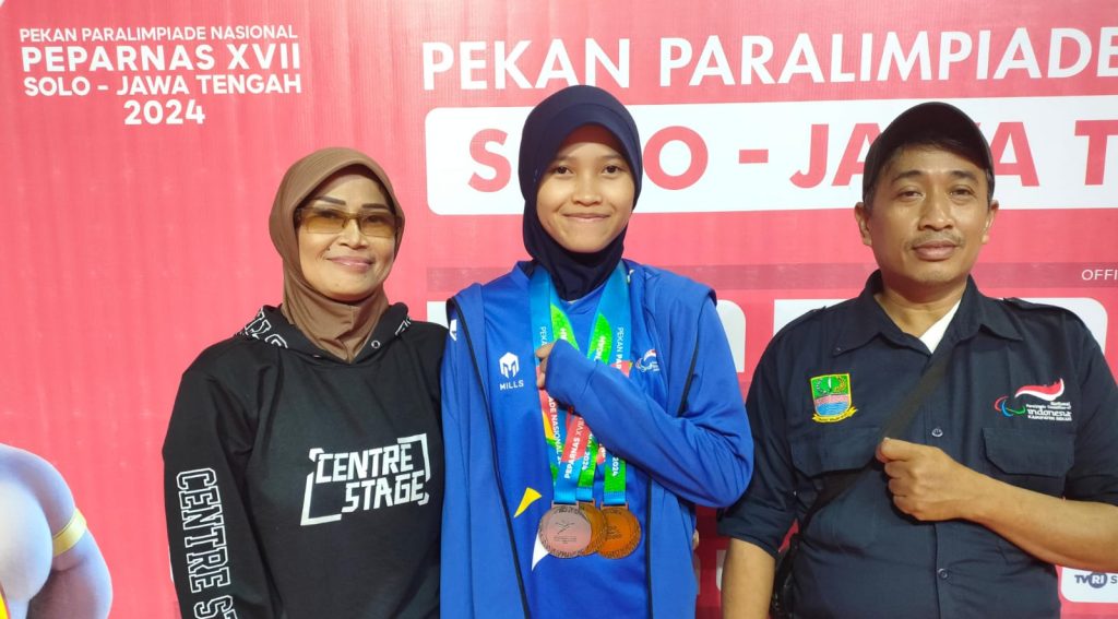 Atlet Termuda di Peparnas XVII, Dewi asal Tambun Bekasi Sabet 3 Medali
